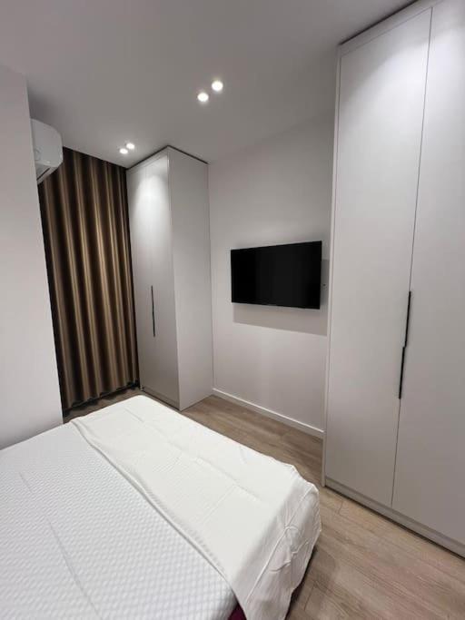 Spacious Apartment Ish-Blloku Area Tiranë Ngoại thất bức ảnh