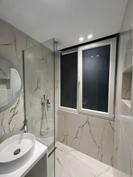Spacious Apartment Ish-Blloku Area Tiranë Ngoại thất bức ảnh