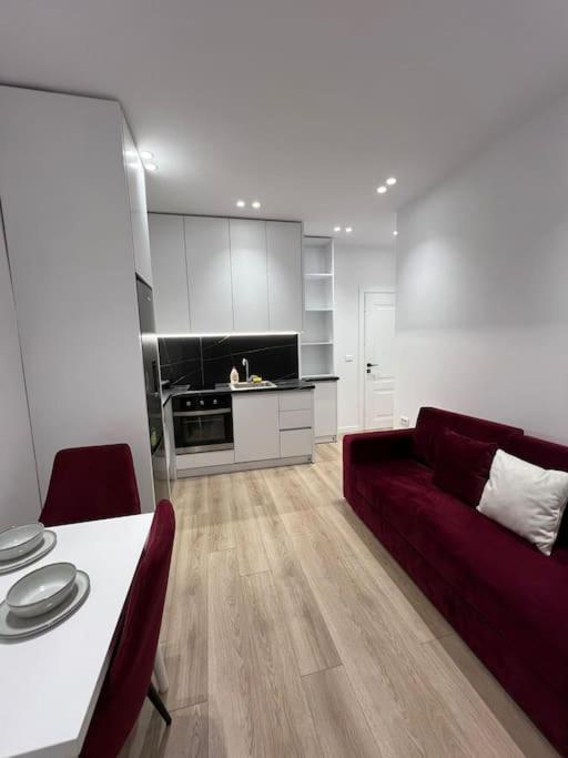 Spacious Apartment Ish-Blloku Area Tiranë Ngoại thất bức ảnh